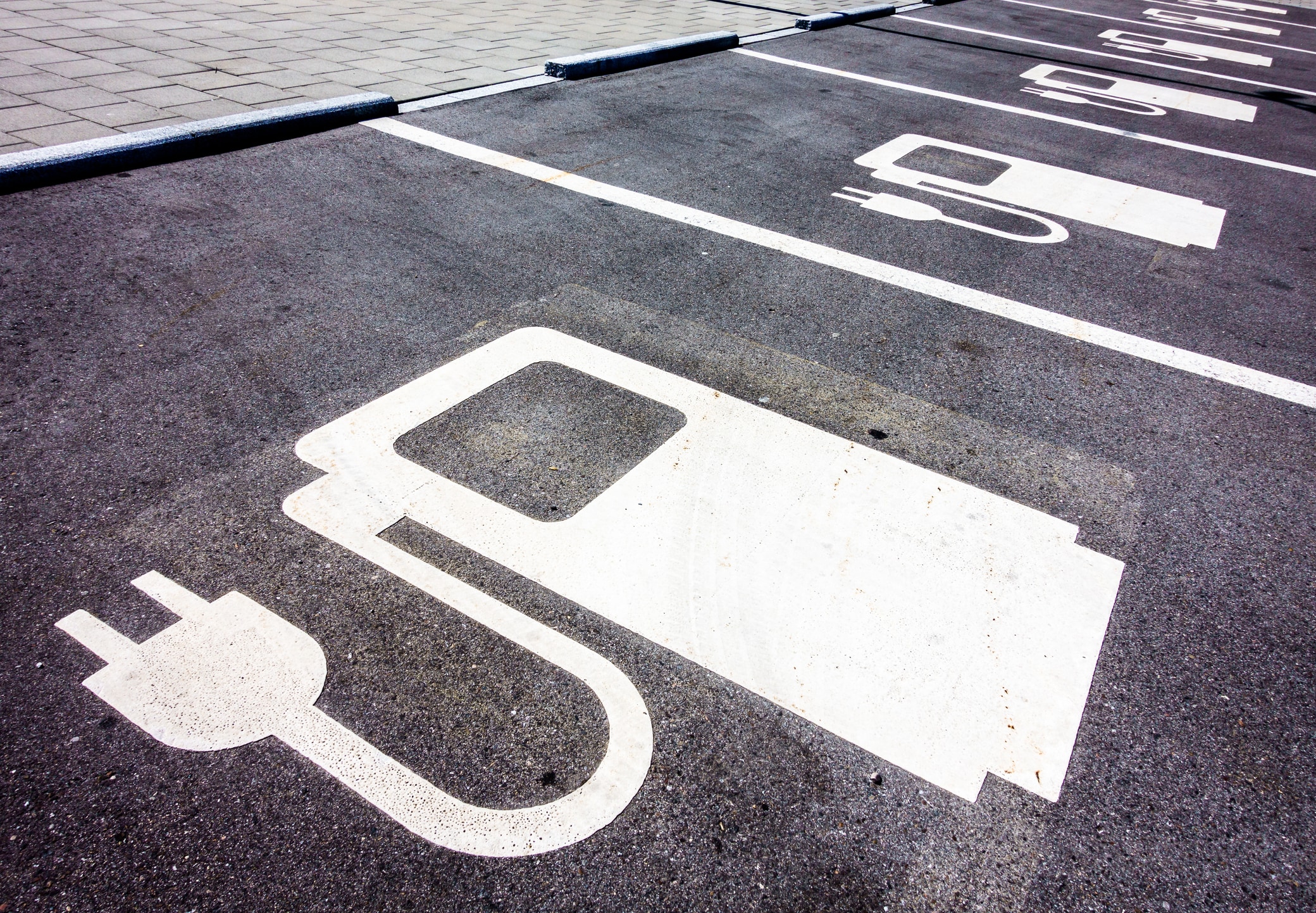 Why SiC Devices Are Ideal for Level 3 EV Charging Applications
